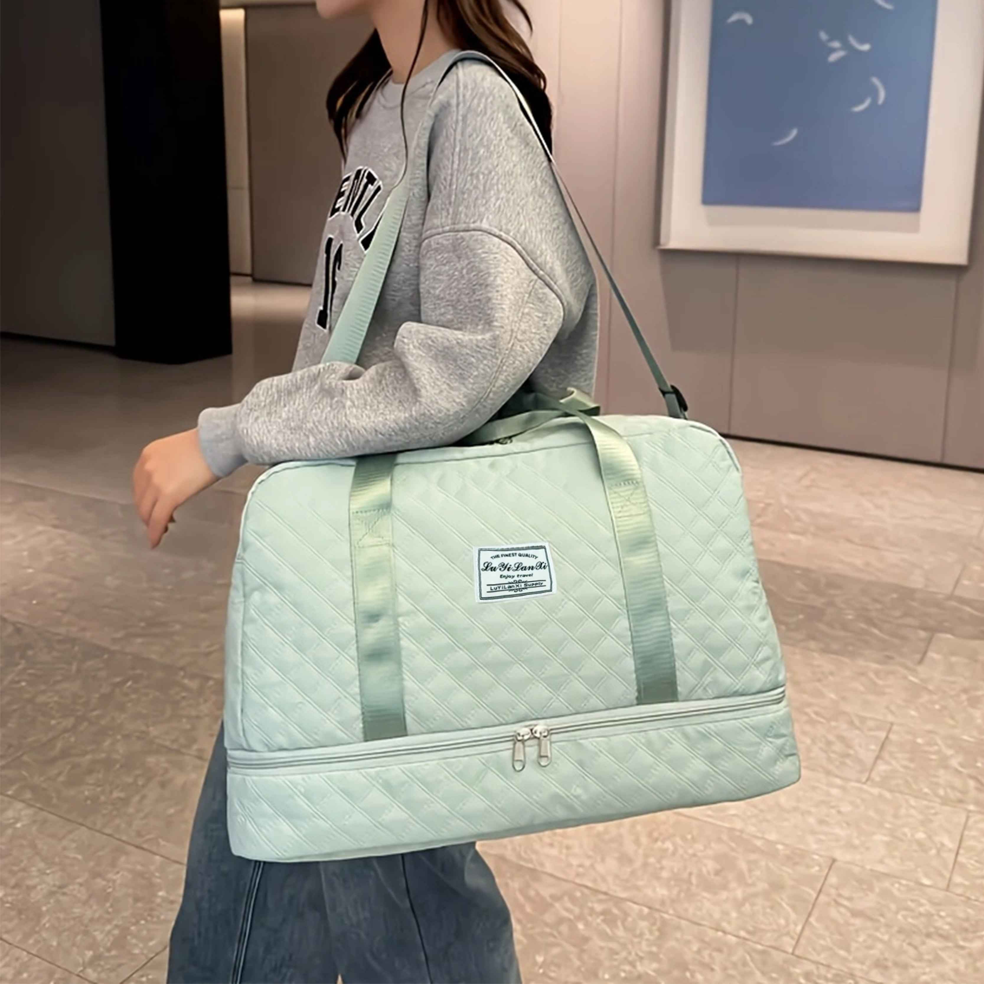 [Luxury Tote Bag] Luxury Oversized Tote Bag | Stylish and Practical Compartment Design, Multi-Functional Carry with Wet-Dry Separation and Convenient Side Pocket, Suitable for Travel and Fitness Activities