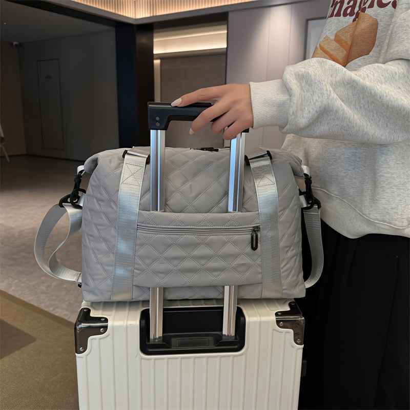 [Large Capacity Travel Duffle] Durable Polyester Unisex Large Capacity Travel Duffle Bag | Lightweight Sporty Gym & Business Duffle with Dry/Wet Compartments, Convertible Handheld/Crossbody Design, White/Black