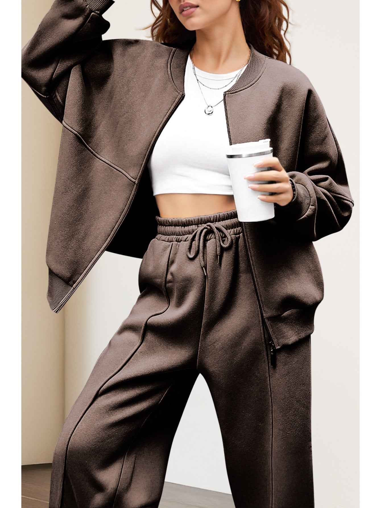 Women's two-piece sports outfit (long sleeves, zipper style, loose trouser legs) travel and casual outfit, sports and track outfit, autumn outfit, comfortable women's sports outfit, suitable for wearing in any occasion. Very suitable for traveling, exerci