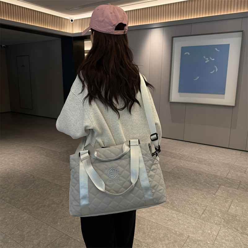 [Large Capacity Travel Duffle] Durable Polyester Unisex Large Capacity Travel Duffle Bag | Lightweight Sporty Gym & Business Duffle with Dry/Wet Compartments, Convertible Handheld/Crossbody Design, White/Black