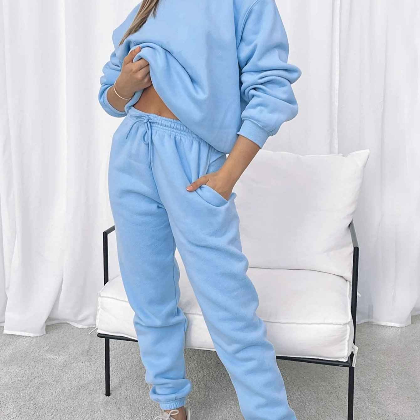 Women'S Casual Long-Sleeve Sweatshirt Set - Solid Color Round-Neck Pullover with High-Waisted Pants, Cozy Fall/Winter Outfit, Comfortable Fabric, Stylish Casual Wear