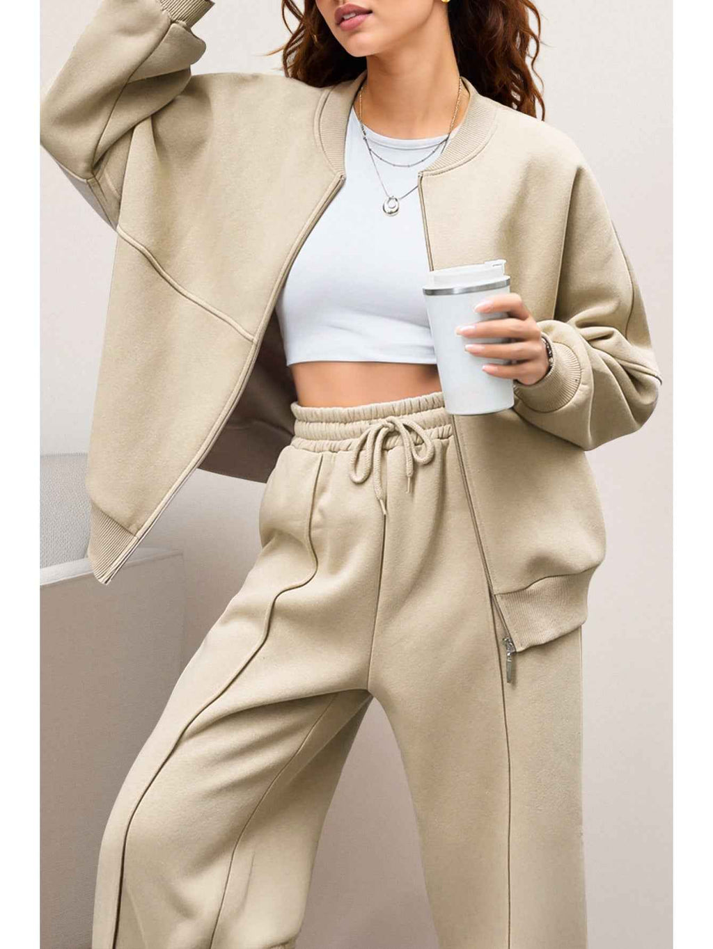 Women's two-piece sports outfit (long sleeves, zipper style, loose trouser legs) travel and casual outfit, sports and track outfit, autumn outfit, comfortable women's sports outfit, suitable for wearing in any occasion. Very suitable for traveling, exerci